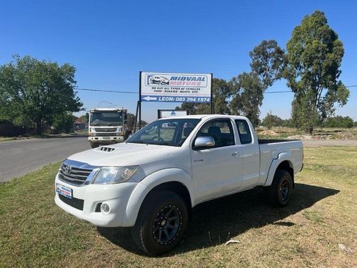 2013 Toyota Hilux 3.0 D4D Raider xtra cab manual