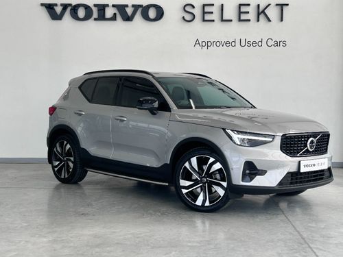 2023 VOLVO XC40 B5 PLUS DARK GEARTRONIC AWD (MILD HYBRID)