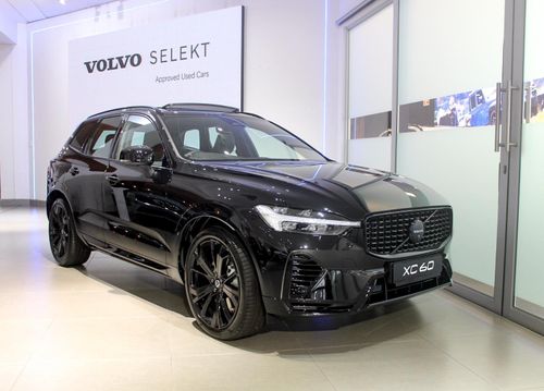 2024 Volvo XC60 T8 Recharge AWD Plus Black Edition