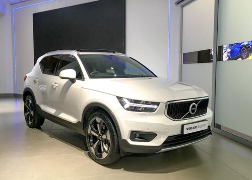 2019 Volvo XC40 T5 AWD Momentum