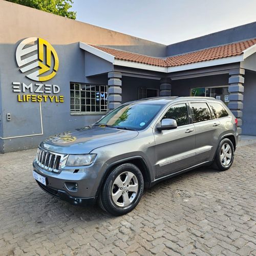 2012 JEEP GRAND CHEROKEE 5.7 V8 O/LAND