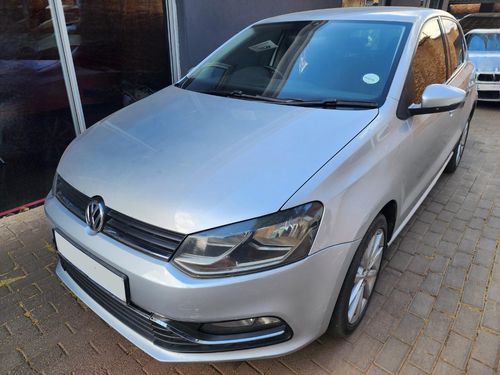 2014 VOLKSWAGEN Polo