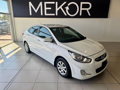 2014 White Hyundai Accent Sedan 1.6 Fluid Auto