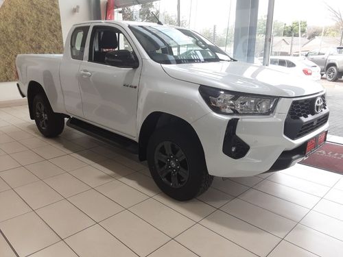 2024 TOYOTA HILUX 2.4 GD-6 RB RAIDER A/T P/U E/CAB