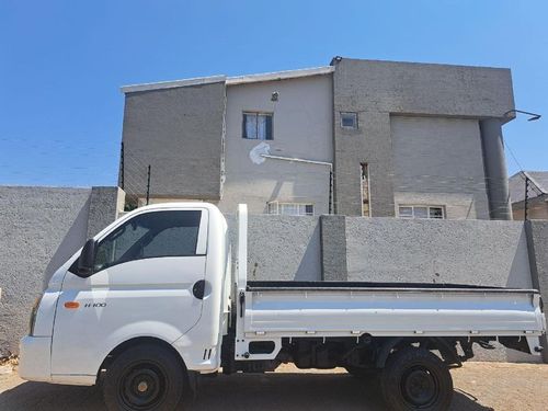 2016 Hyundai H100 Bakkie 2.6D Dropside