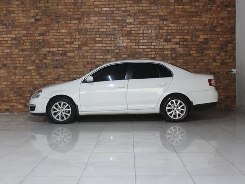 2011 Volkswagen Jetta 1.6 TDi Comfortline R87 900