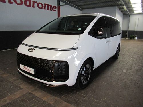 2022 HYUNDAI STARIA 2.2D LUXURY A/T