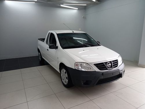 2022 Nissan NP200 1.6 8V Base A/C + Safety Pack