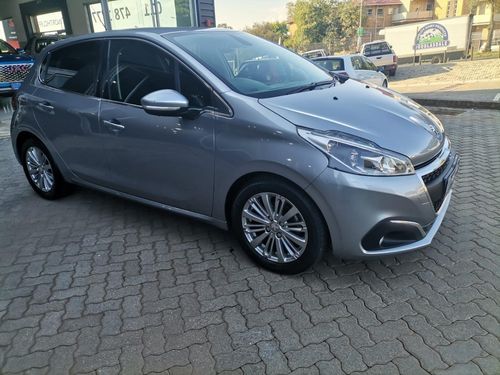 2021 Peugeot 208 1.2 Allure