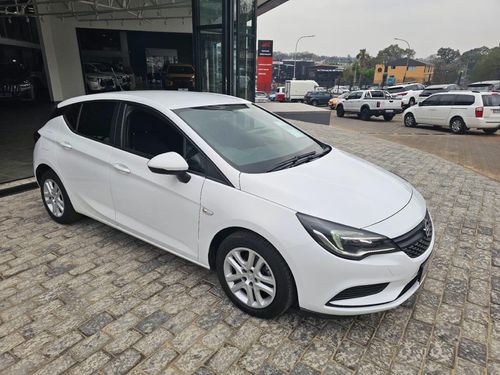 2018 Opel Astra hatch Enjoy 1.0T