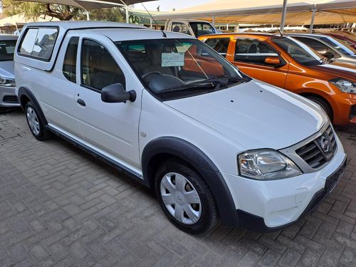 2014 NISSAN NP200 1.6i (aircon) safety pack