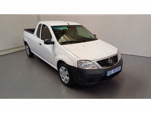 2022 Nissan NP200 1.6 8V Base + AC Safety