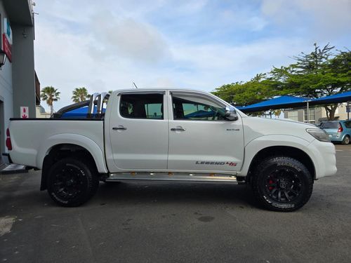 2014 TOYOTA HILUX 3.0d-4d double cab 4x4 raider