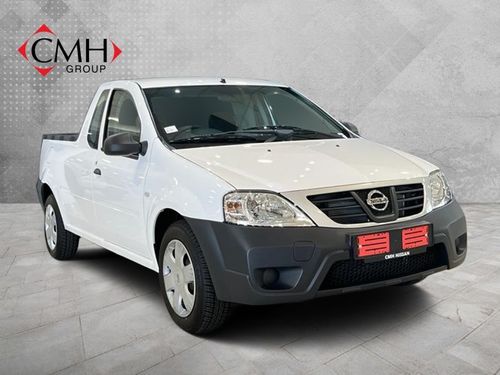 2022 Nissan NP200 1.6 8V Base + Safety