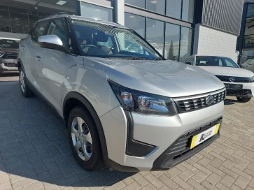 2019 MAHINDRA XUV 300 W6 PETROL 1.2 MT