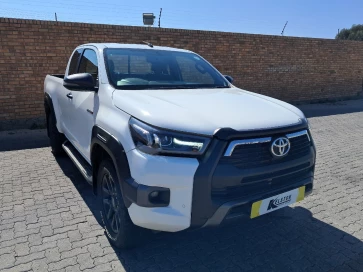 2022 TOYOTA HILUX EXTRA CAB 2.8 GD-6 4X4 LEGEND 6AT