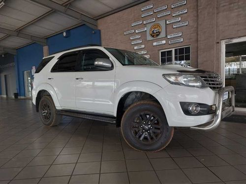 2015 TOYOTA FORTUNER 3.0D-4D R/B