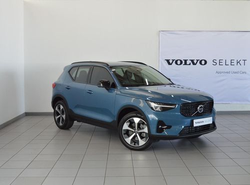 2024 Volvo XC40 B3 Plus Dark