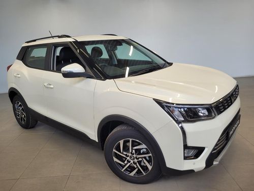 2024 Mahindra XUV300 1.2T W8