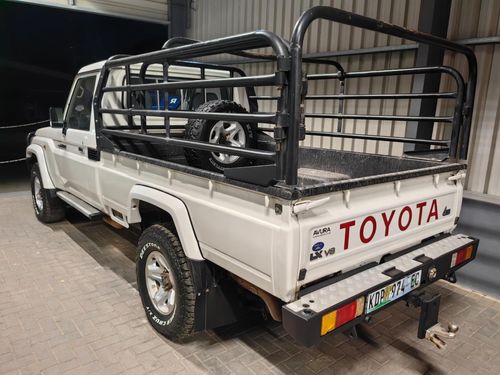 2016 Toyota Land Cruiser 79 4.5D-4D LX V8