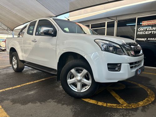 2016 Isuzu KB300DTEQ LX Extra Cab