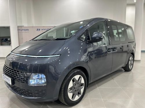 2022 Hyundai Staria 2.2D Elite 9-seater