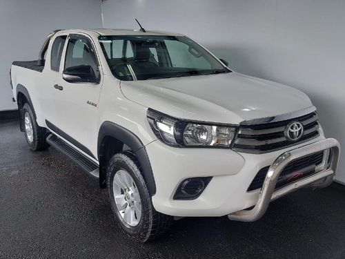 2017 Toyota Hilux 2.4 GD-6 Raised Body SRX Extended Cab