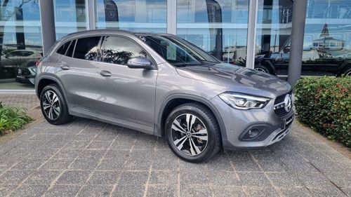 2021 MERCEDES-BENZ GLA 200 A/T