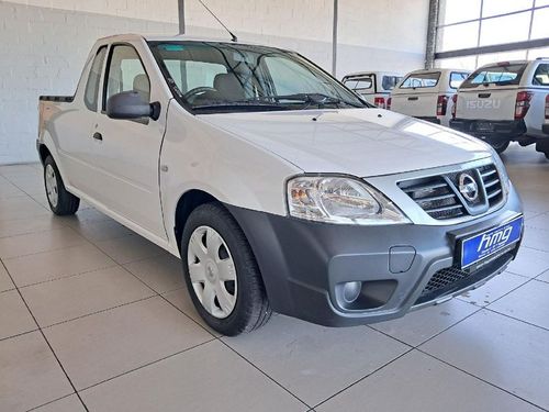 2021 Nissan NP200 1.6 A/C Safety Pack