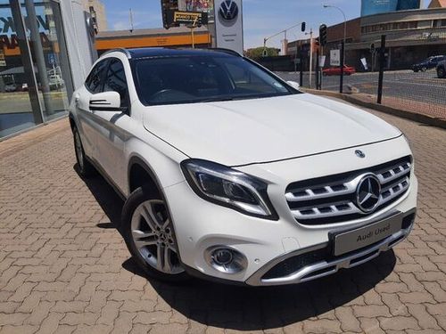 2018 MERCEDES-BENZ GLA 200 A/T