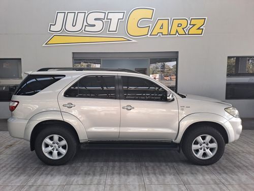 2010 TOYOTA FORTUNER 4.0 V6 4X2 R/BODY AT