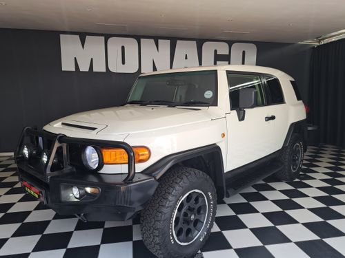 2012 Toyota Land Cruiser FJ Cruiser 4.0 V6 A/T