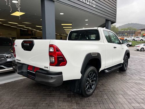 2024 TOYOTA HILUX 2.8 GD-6 RB LEGEND 4X4 A/T P/U E/CAB