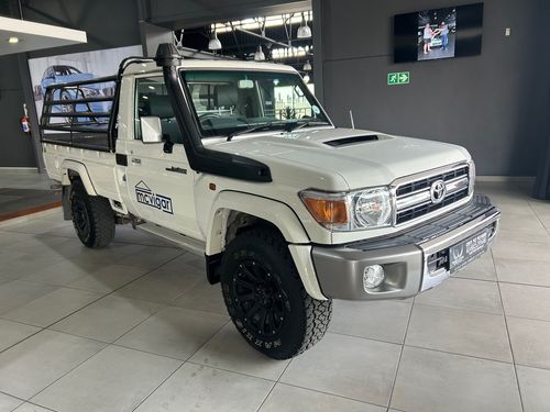 2022 TOYOTA LAND CRUISER 79 4.5D P/U S/C