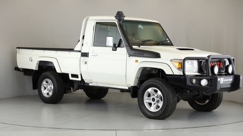 2022 TOYOTA LAND CRUISER 79 4.5D 70TH ED